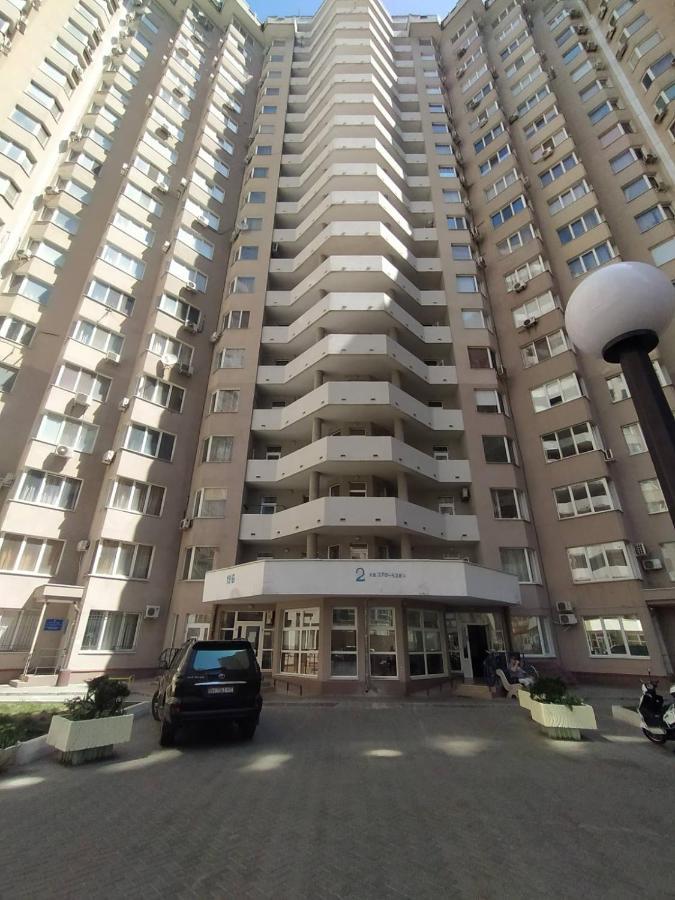 Апартаменты С Двумя Спальнями В Центре Города Odessa Eksteriør billede